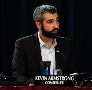 Le conseiller Kevin Armstrong, lors du conseil municipal du 7 octobre dernier.