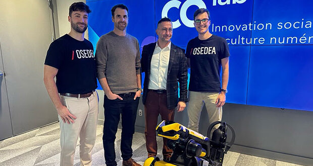 L’équipe Osedea était de passage au COlab d’Alma pour présenter le chien-robot Spot à des entrepreneurs de la région. Photo : Kevin Duquette-Goulet