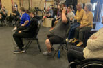 Des athlètes en situation d'handicap qui assiste à une séance de crossfit adapté à Chicoutimi.