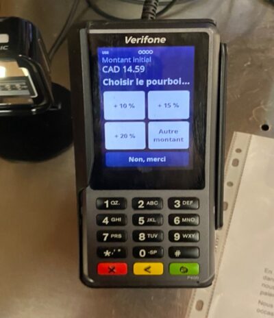Machine à pourboire du Subway avec les différentes options