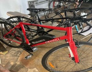 Les vélos électriques sont fabriqués à partir d’aluminium, contrairement aux vélos mécaniques, qui sont en acier, un matériau apprécié par les cyclistes. Photo : felixaudet 