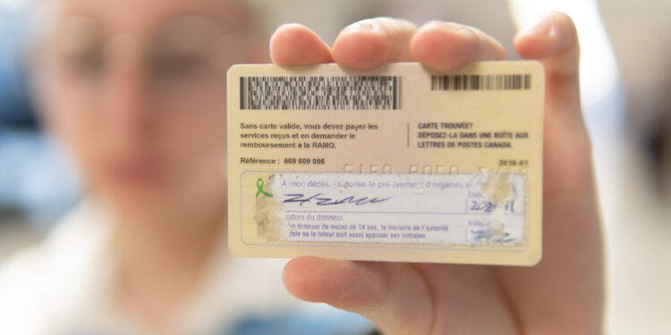 Carte d'assurance maladie signée pour son don d'organe.