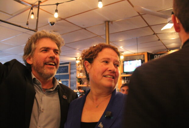 Jimmy Bouchard, Marie-Karlynn Laflamme et Émile Simard (de dos)