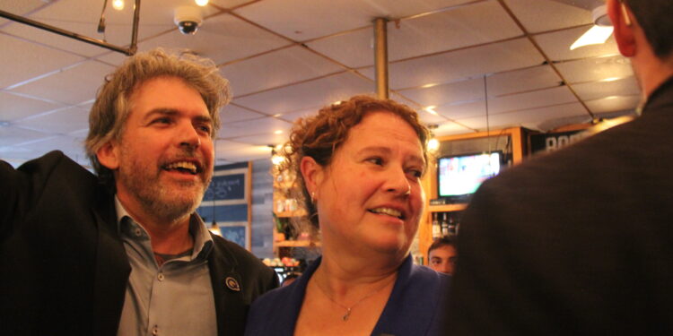 Jimmy Bouchard, Marie-Karlynn Laflamme et Émile Simard (de dos)